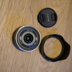 SONY NEX-6 bezzrcadlovka+ 4 objektivy a bohaté příslušenství - 5