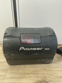 Zesilovač JBL a subofer PIONER - 5