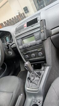 Škoda Octavia 2 liftback 2.0 TDI - 5