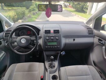 Volkswagen Touran - 5