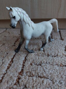 Schleich koně, ohrada - 5