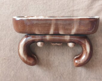 Hnědá keramika - 5