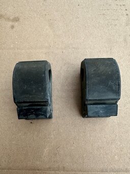 Díl vodící Škoda Superb 2 II VAG 3T0823493 dva kusy - 5