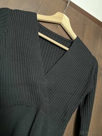 Dáms. černý top/tričko/svetřík s dl. ruk. a výstřihem – M/L? - 5