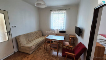 Rodinný dům se zahradou a garáží - 5