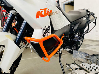 KTM 990 ADVENTURE WHITE ABS = AKRAPOVIČ / VÝBAVA - 5