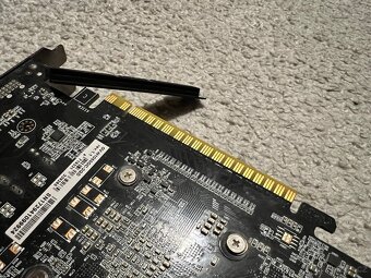 GTX 1050 Gigabyte Windforce OC 2GB GDDR5 - 5
