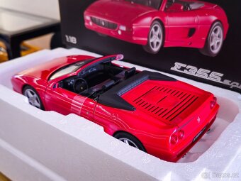 Ferrari F355 Spider 1:18 Hot Wheels ELITE - 5