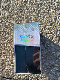 Pokémon TCG Prismatic Evolutions Elite Trainer Box - 5