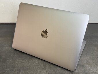 MacBook Air 13'' 2018 / i5 / 8GB / 256GB SSD / Space Gray - 5