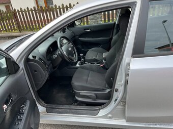 Hyundai i30 - stříbrná metalýza, nafta, 2011 - 5