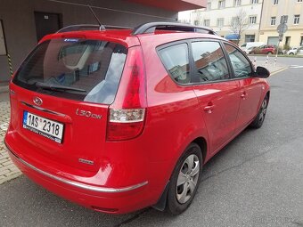 Hyundai i30 CW 1.6 CRDI 66kW kombi A/C + zimní pneu - 5