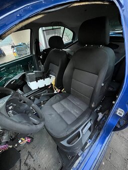 Škoda Octavia 1 1.6 benzin - DÍLY - 5