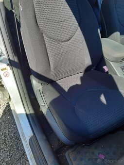 Toyota Rav4 sedačky - 5