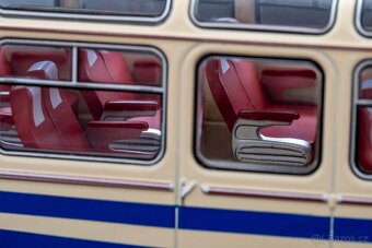 Kovový model autobusu Škoda 706 RTO Lux v měřítku 1:43 - 5