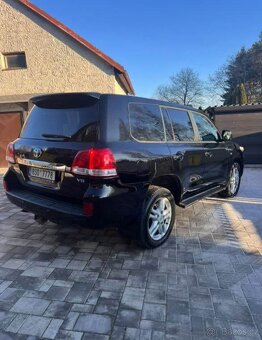 Toyota Land Cruiser - 5