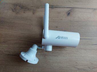 Venkovní otočná WiFi 2K kamera ANRAN se solárním panelem - 5