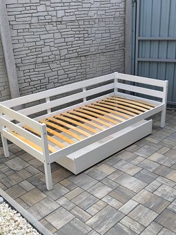 Prodám dřevěnou postel 90cm x 200cm - 5