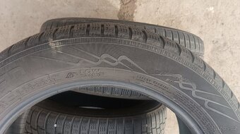215/55 R17 98V XL , čtyři zimní pneumatiky Nokian WR A4, hlo - 5