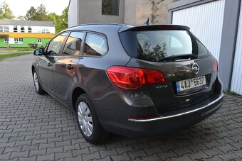 OPEL Astra Sports Tourer 1.7CDTi 81kw rok 2014 - 5