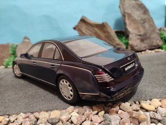 Prodám model 1:18 Maybach 57 w240 - 5