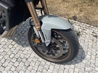 Honda CB650R - 5