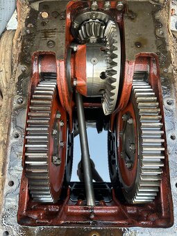 Prodám zadek bez hydrauliky zetor super 35 - 5