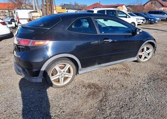 Honda Civic 2,2 i-CTDi Type S nafta manuál 103 kw - 5