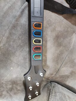Guitar hero  kytara včetně her - 5