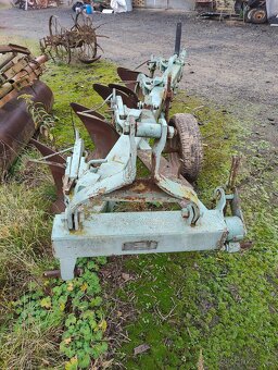 Pluh nesený 4- radlicny - 5