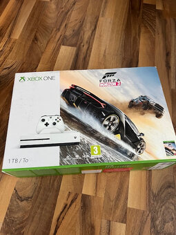 Prodám XBOX ONE S 1TB - 5
