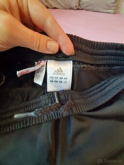 Hezké dívčí tepláky Adidas vel. 152 - 5
