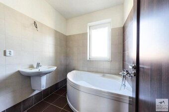 Prodej bytu 3+kk v Chýnově - 5