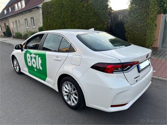 Prodam Toyota Corolla 1,8 HYBRID automat rv 2022 - 5