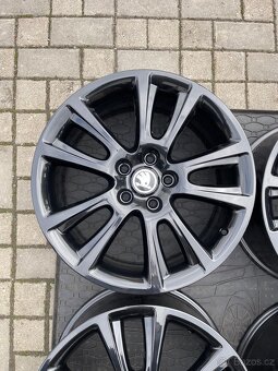 ORIGINÁL Alu Škoda ZENITH R18, 5x112 - TOP STAV - 5