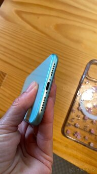iPhone 11 64GB zelený, pěkný stav - 5