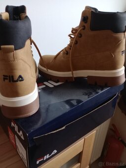 Nove. Fila - 5