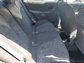 Hyundai Accent - 5