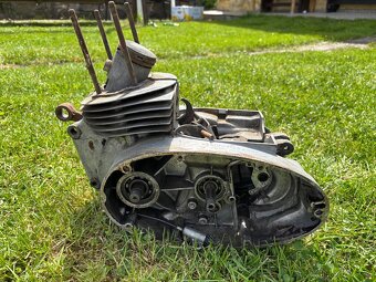 Neuplna CZ 450 + motor + ram + dalsi veci - 5