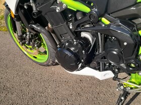 Kawasaki  Z900 - 5