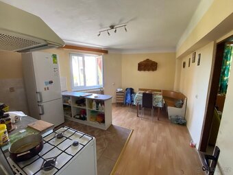Prodej domu 5+1+2xgaraz 265 m2, pozemek 431 m2 - 5