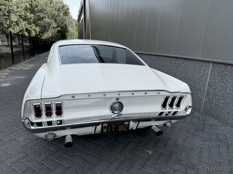 Ford Mustang - 5