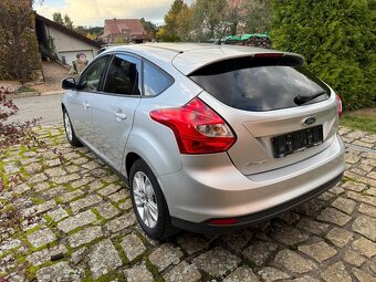 Ford Focus 1.6i 16v 77kw benzin 70 tis km,první majitel TOP - 5