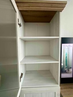 Jídelní a obývací nábytek - 5