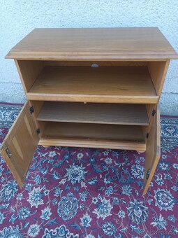 Rustikální televizní skříňka . - 5