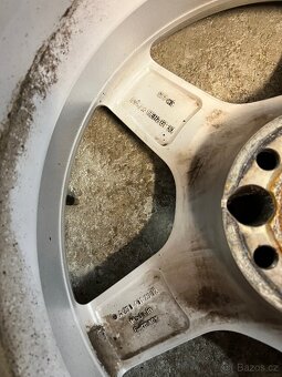 Mercedes Benz AMG kola R18 - 5