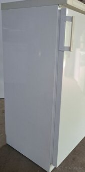 Lednice s mrazákem Liebherr Glass line. - 5