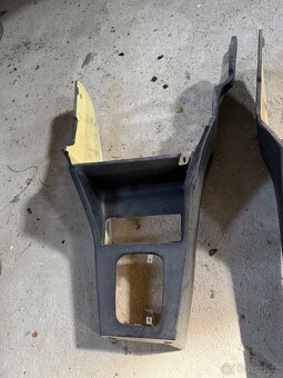 E30 - středový kryt - 5