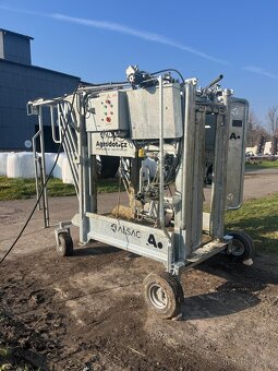 Hydraulická paznehtářská klec - 5