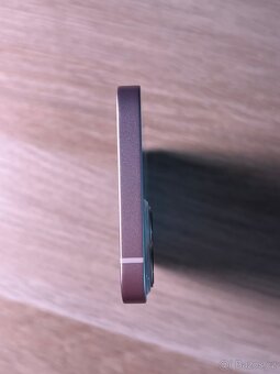 Apple iPhone 13 128 GB Růžový - pěkný stav - 5